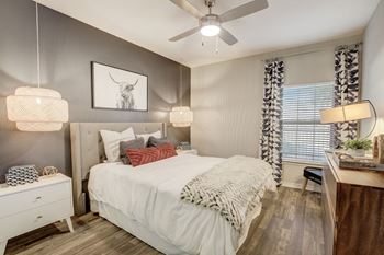 Multispeed ceiling fan